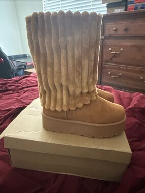 NEW Carlkarida Women’s Platform Fur Snow Boots Brown Size 7